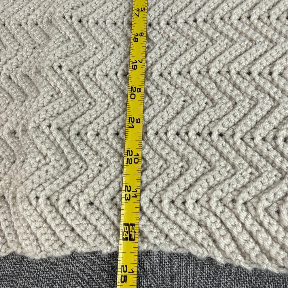 Vintage Handmade Crochet Baby Blanket Cream Off White Chevron Ripple Good 32x24